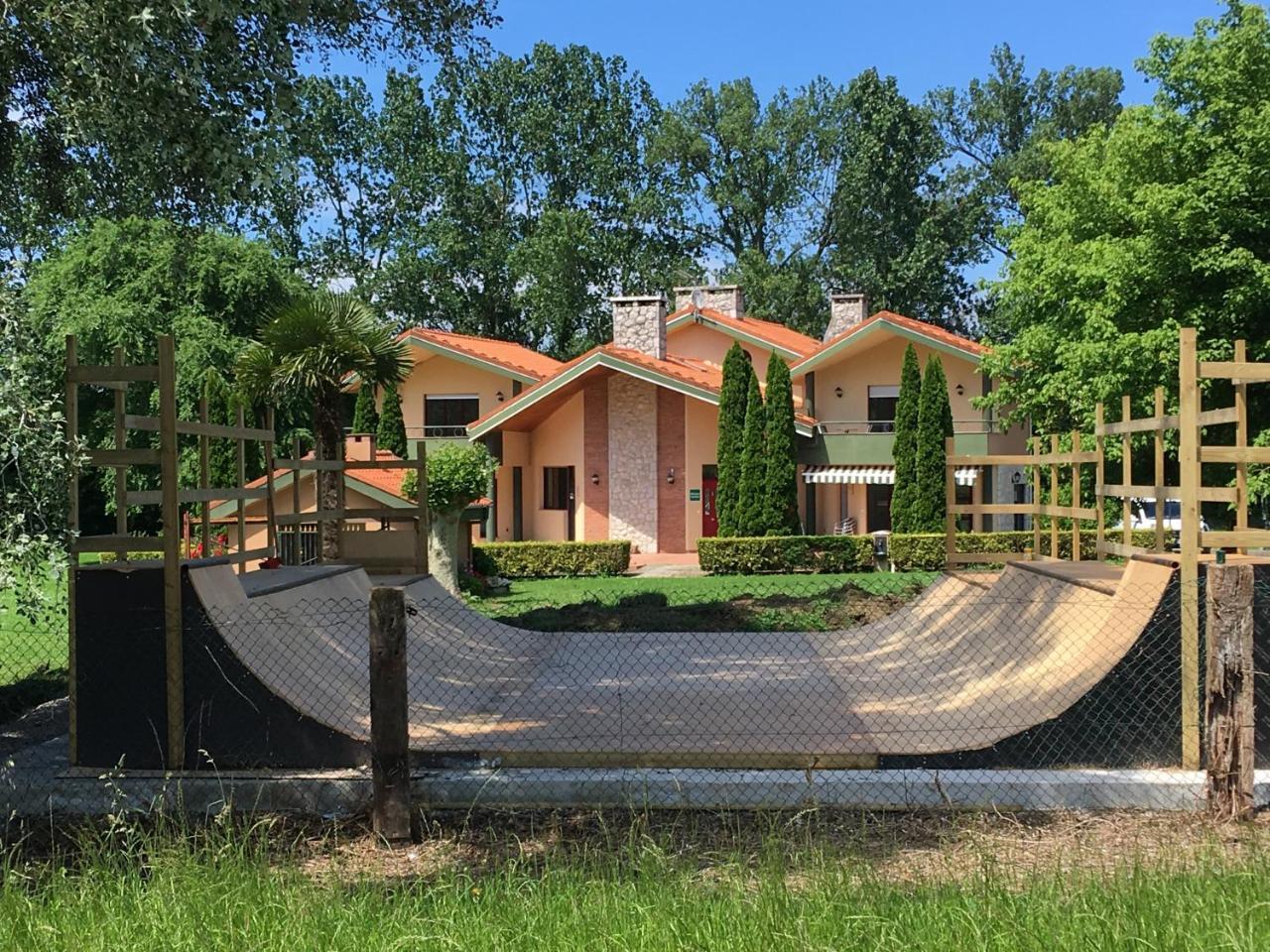 Somo Surfskate Hostel Castañedo Екстериор снимка